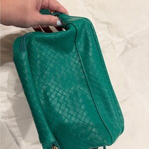 Cosmetic bag